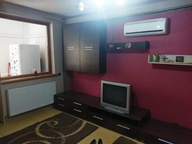 Apartament de închiriat 2 camere în Targu-Jiu, Central