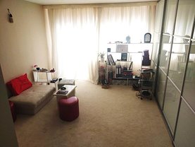 Apartament de vânzare 2 camere în Targu-Jiu, 9 Mai