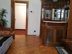 Apartament de închiriat 3 camere, în Targu-Jiu, zona Victoria