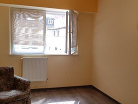 Apartament de închiriat 2 camere, în Targu-Jiu, zona Central
