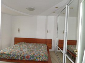 Apartament de vânzare 3 camere în Targu-Jiu, Central