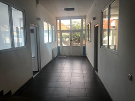 Vânzare spaţiu comercial