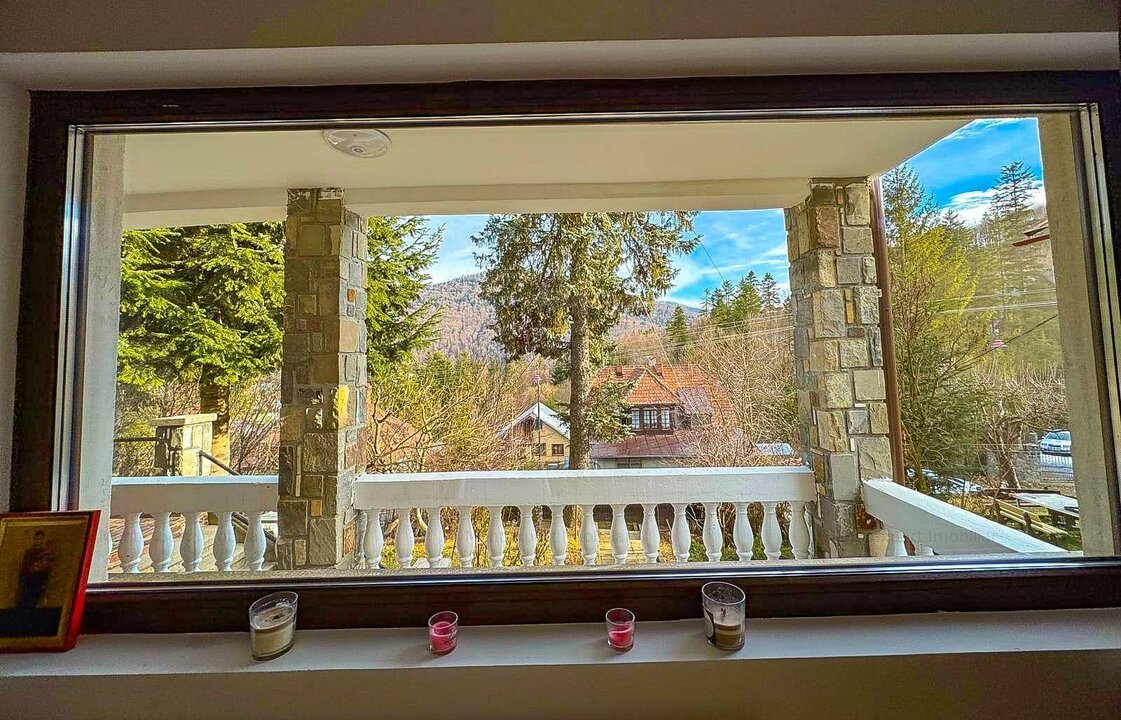 Sinaia – La Curte!!! 3 camere, 2 bai, de vanzare In vila, langa Domeniul Peles!