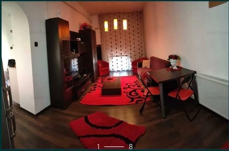 Vand apartament cu 2 camere,etajul 1 din 3,strada,Libertatii,mobilat si utilat.