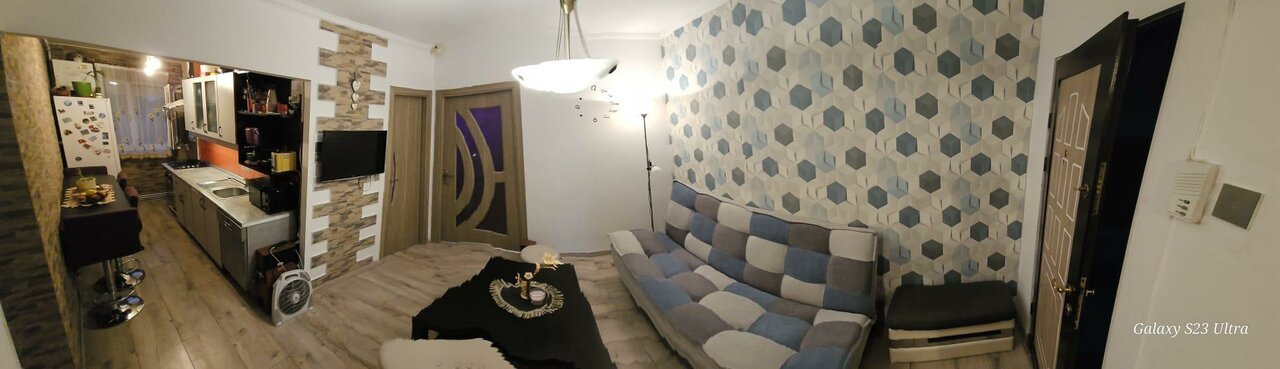 Vand apartament cu 2 camere,Dambul Pietros,confort 1,decomandat,hol patrat.