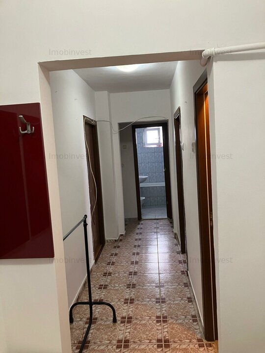 De vanzare apartament cu 3 camere in Tudor
