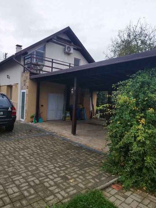 Vand casa cu 3 cam. in Ernei