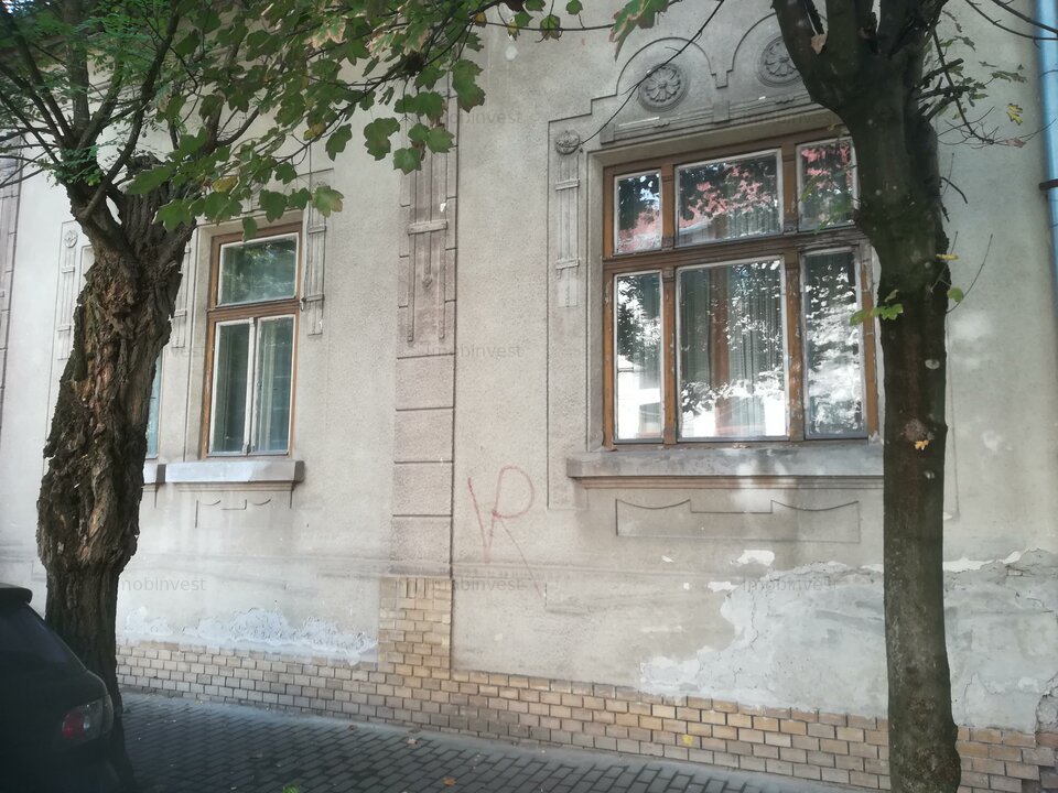 Central, casă solida cu 5 camere,507 mp teren aferent din curte comuna