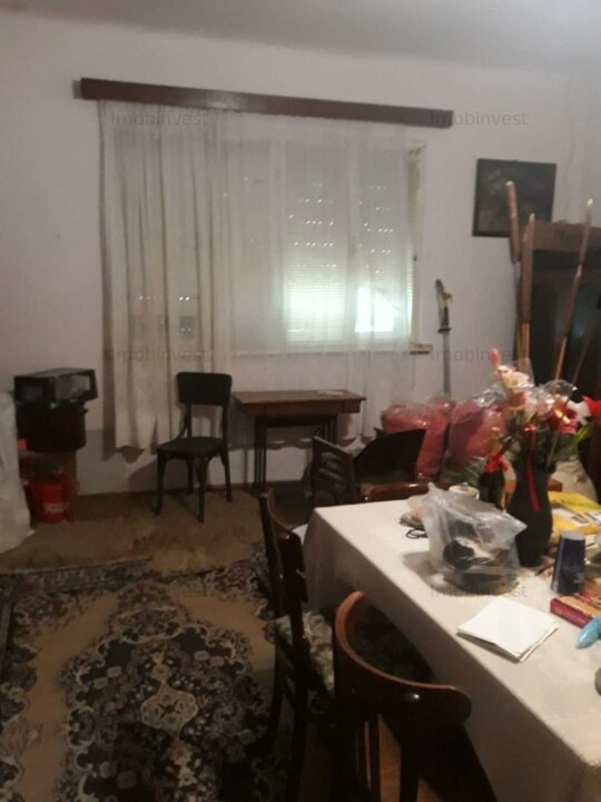 Vand casa cu 2 camere decomandate, teren 216 mp, zona Damb, str. Szechenyi I.