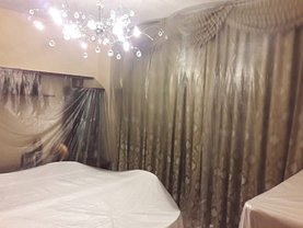 Apartament de vânzare 3 camere, în Ramnicu Valcea, zona Traian