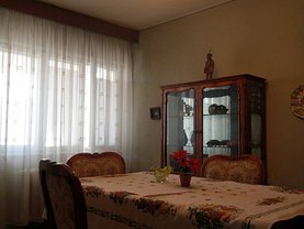 Apartament de vânzare 3 camere, în Ramnicu Valcea, zona Ultracentral