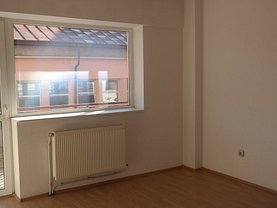 Apartament de închiriat 2 camere, în Ramnicu Valcea, zona Nord