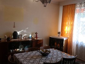 Apartament de vânzare 2 camere, în Ramnicu Valcea, zona Central
