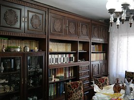 Apartament de vânzare 4 camere, în Râmnicu Vâlcea, zona Central
