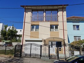 Casa de vânzare 8 camere, în Ramnicu Valcea, zona Traian
