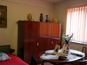Casa de vânzare 2 camere, în Râmnicu Vâlcea, zona Colonia Nuci