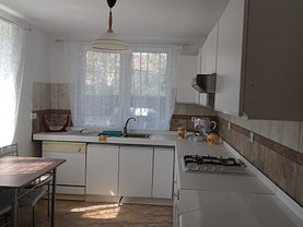 Casa de vânzare 4 camere, în Râmnicu Vâlcea, zona Copăcelu