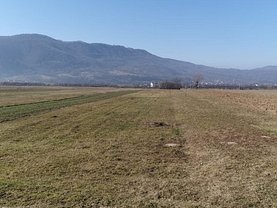 Teren constructii de vânzare, în Călimăneşti, zona Sud