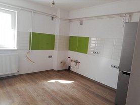 Apartament de vânzare 4 camere în Zalau, Central