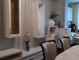 Apartament de închiriat 3 camere în Alba Iulia, Central