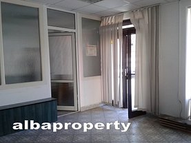 Vânzare spaţiu comercial