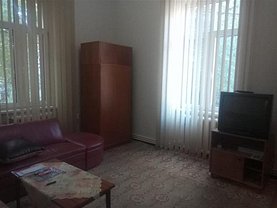 Apartament de închiriat 3 camere, în Suceava, zona Central