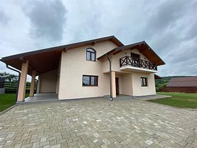 Casa de vânzare 4 camere, în Pătrăuţi, zona Central