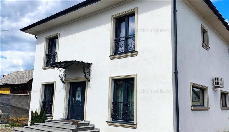 Casa cu finisaje premium de vanzare in Scheia (C-4750)