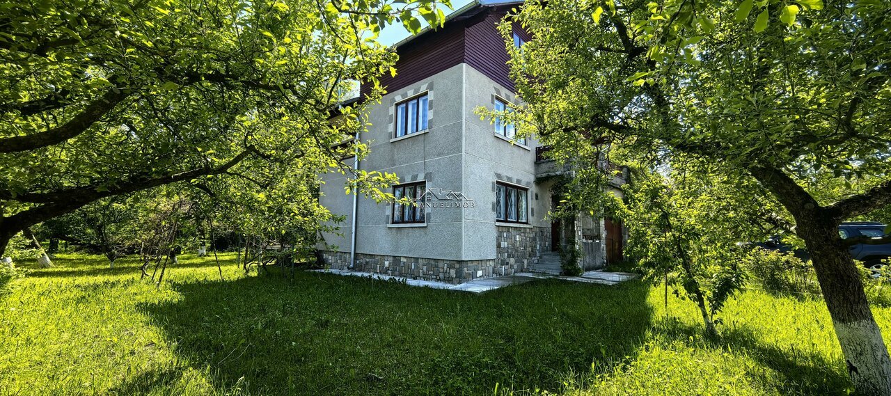 Casa Breaza 283mp , teren 913mp , zona centrala , teren drept ,platou