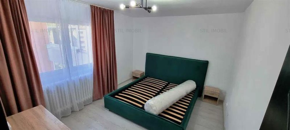 Apartament 3 camere Alexandru cel Bun 399 euro - imaginea 0 + 1