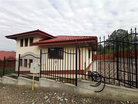 Casa de vânzare 5 camere, în Iaşi, zona Bucium