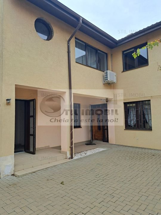 CASA/VILA ZONA CENTRALA - 1100 euro