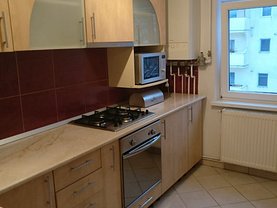 Apartament de închiriat 3 camere, în Baia Mare, zona Central