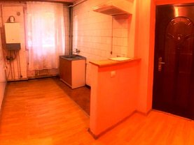 Apartament de închiriat 3 camere, în Baia Mare, zona Independenţei
