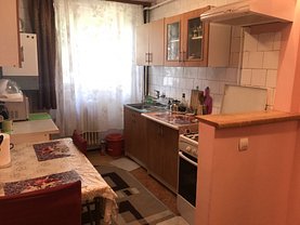 Apartament de vânzare 3 camere, în Baia Mare, zona Sasar