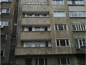 Birou în Bucuresti, Universitate