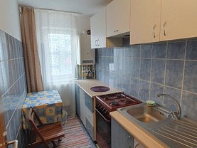 Apartament de vânzare 3 camere în Botosani, Est