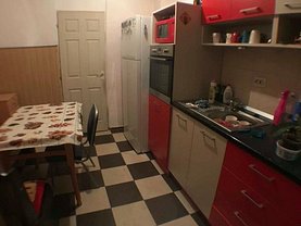 Apartament de închiriat 3 camere, în Simeria, zona Central