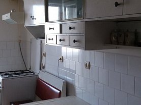 Apartament de vânzare 3 camere, în Deva, zona Piata Centrala