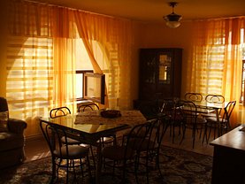 Casa de închiriat 6 camere, în Deva, zona Vest