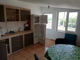 Casa de închiriat 4 camere, în Cristur