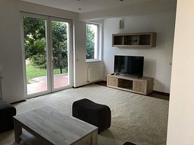 Casa de închiriat 4 camere, în Deva, zona Ceangai