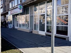 Vânzare spaţiu comercial