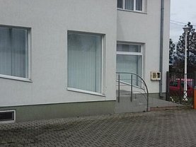 Vânzare spaţiu comercial