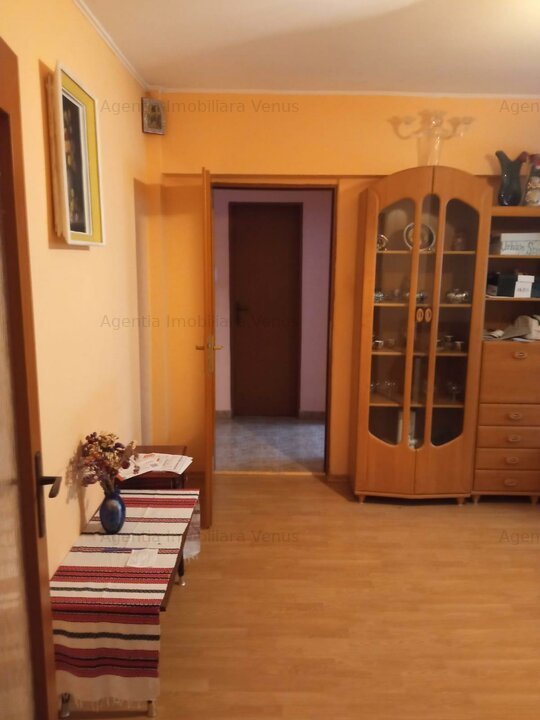 Apartament 3 camere mobilat