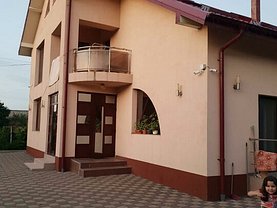 Casa de închiriat 5 camere, în Botoşani, zona Periferie