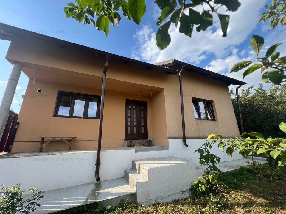 Casa noua locuibila cu toate utilitatile si cu teren de 2055mp in Baiceni!