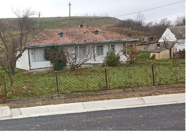Casa cu 1800mp teren in Oraseni