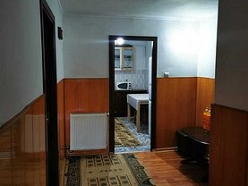Apartament de vânzare 3 camere în Botosani, Central