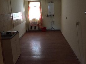 Apartament de vânzare 3 camere în Zalau, Nord